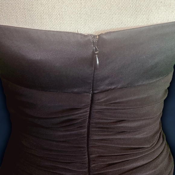 NWT Laundry By Shelli Segal Black Silk Ruched Bodice Halterneck Gown Size 4P - Picture 14 of 15